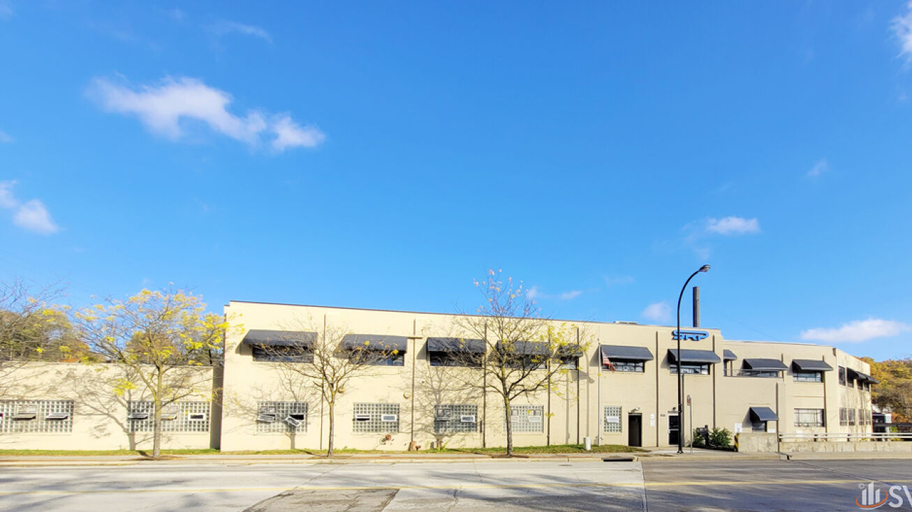 1833 E Market St, Akron, OH 44305