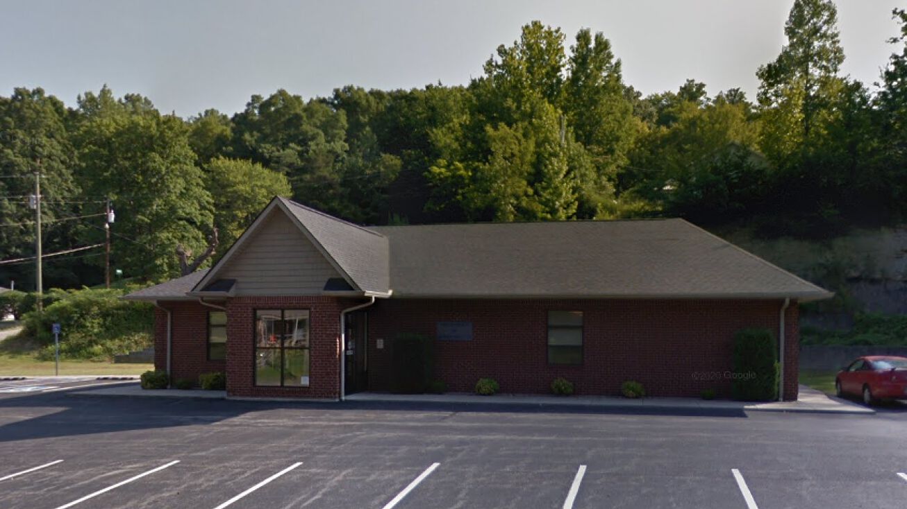 601 5th St, Jellico, TN 37762