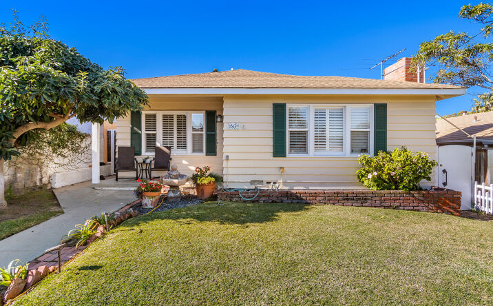 Pictures of Multifamily property located at 517 Maryland St, El Segundo, CA 90245 for comps - image #1