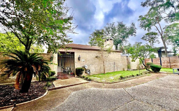 Pictures of Land, Multifamily property located at 5610 Woodway Dr, Houston, TX 77056 for sales - image #1
