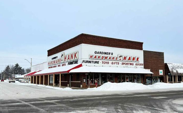Pictures of Retail property located at 203 Barclay Avenue, Pine River, MN 56474 for sales - image #1