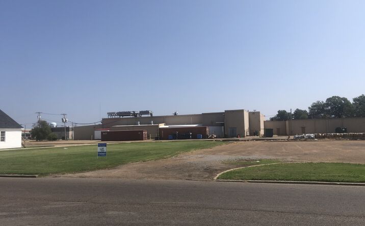 Pictures of Retail, Land property located at 210 North Chrisman Avenue, Cleveland, MS 38732 for sales - image #1