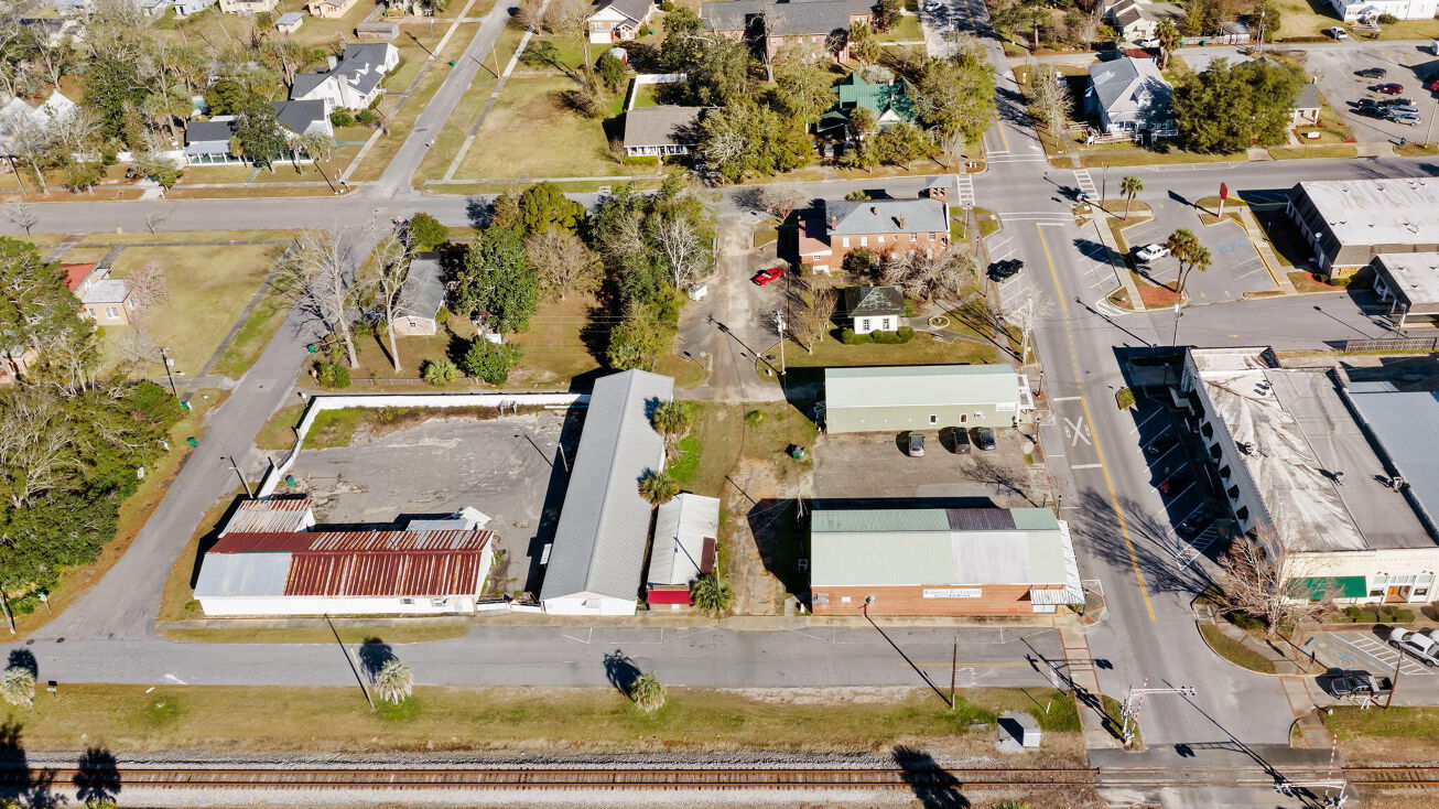 1384 N Railroad Avenue, Chipley, FL 32428 Office Property for Sale