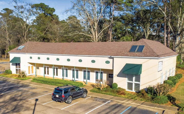 image of property at 406 BRIARWOOD DR Jackson MS 39206-3039