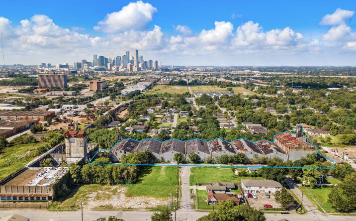 image of property at 899 EMILE ST Houston TX 77020