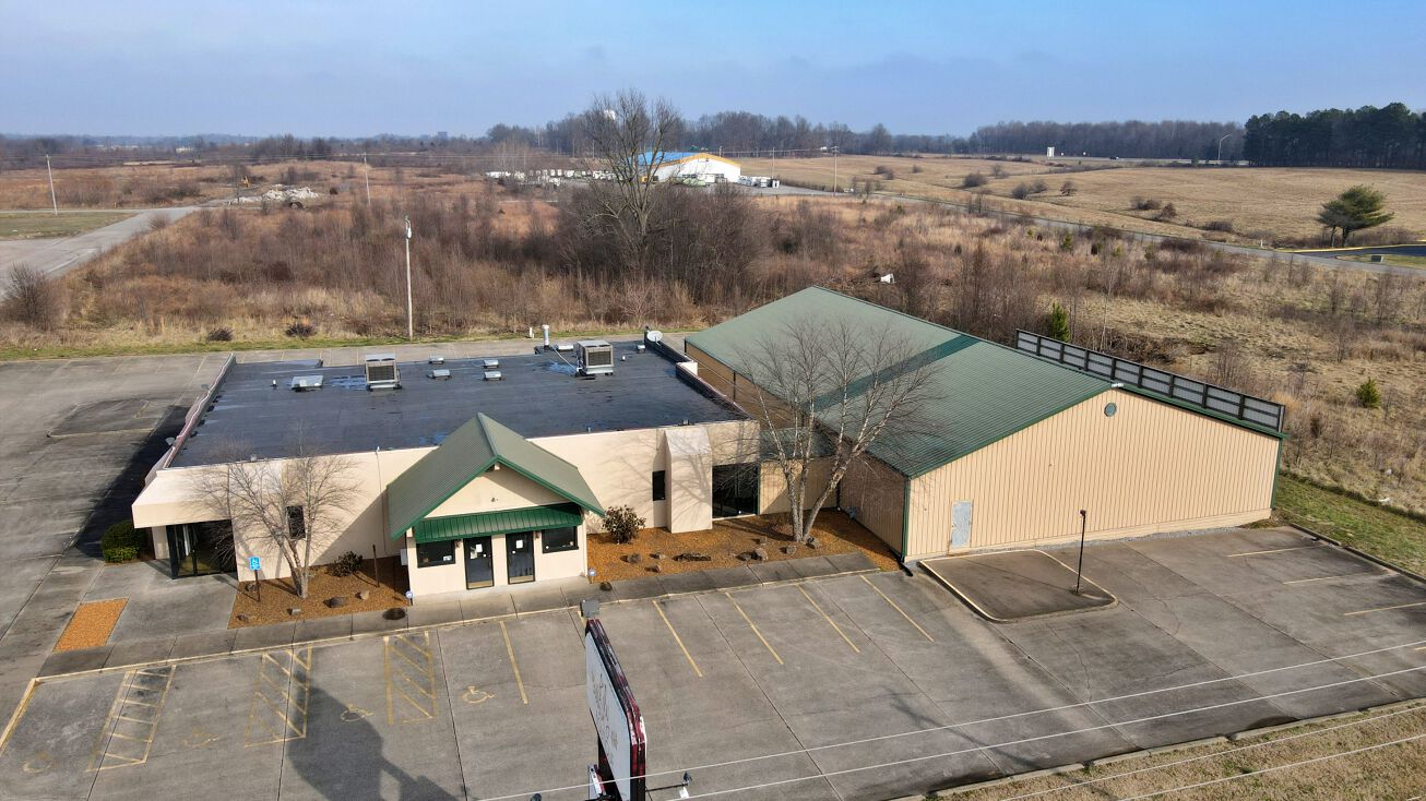 2125 E 5th St, Metropolis, IL 62960 Retail Property for Sale Lily