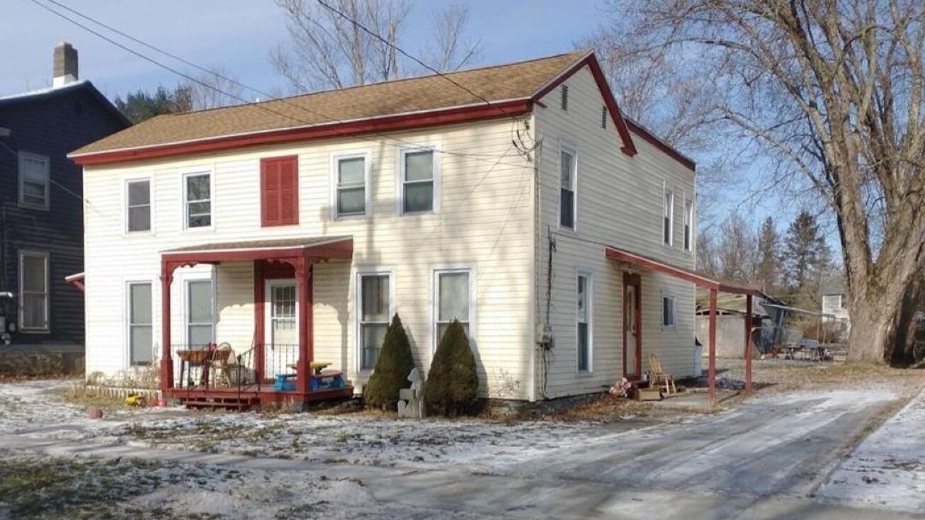 35 Main St, Laurens, NY 13796