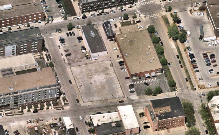 Pictures of Retail, Land property located at 304 E Walnut St, Des Moines, IA 50309 for comps - image #1