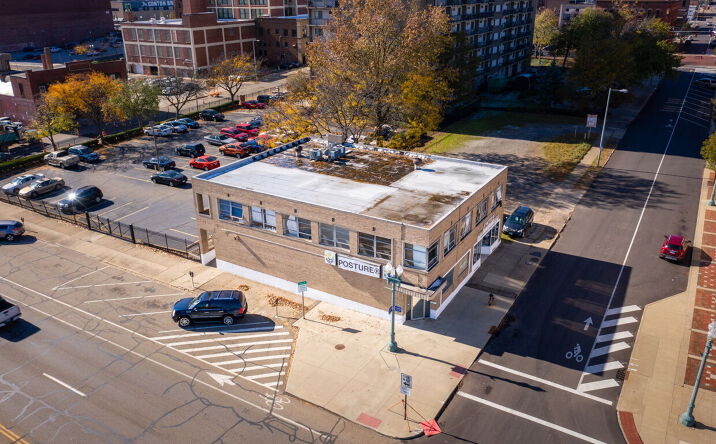 Pictures of Retail property located at 238 6th St NE, Canton, OH 44702 for sales - image #1