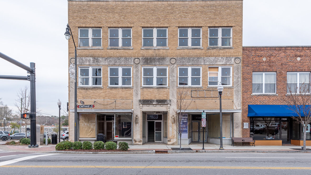 128 Carthage St, Sanford, NC 27330 Mixed Use Property for Sale 128