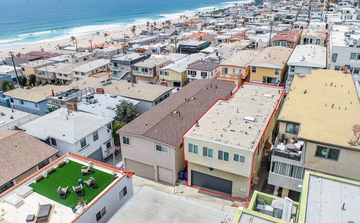 Pictures of Multifamily property located at 220 Rosecrans Ave, Manhattan Beach, CA 90266 for comps - image #1