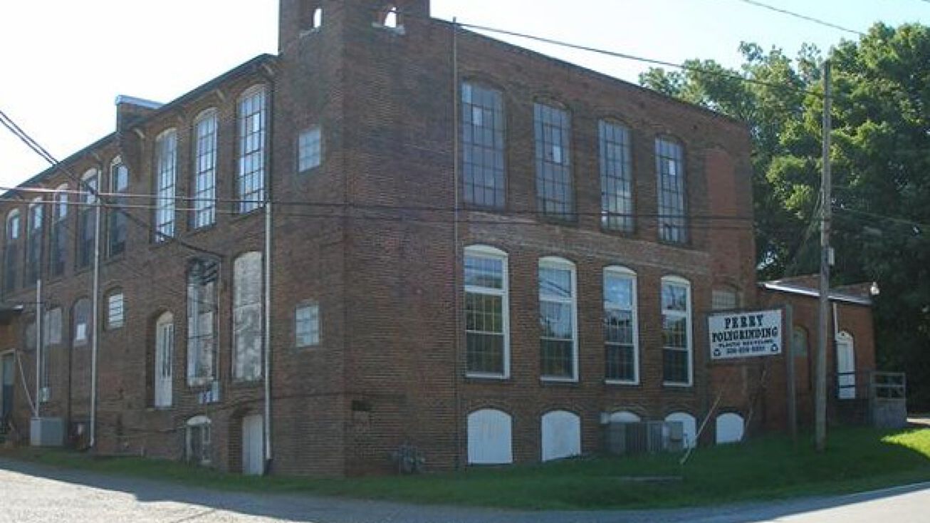 909 Washington St, Graham, NC 27253 Industrial Property for Sale