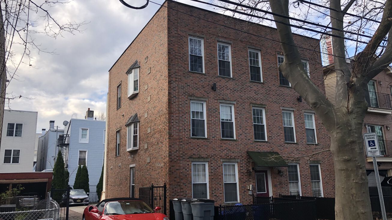 47 Washburn St, Jersey City, NJ 07306