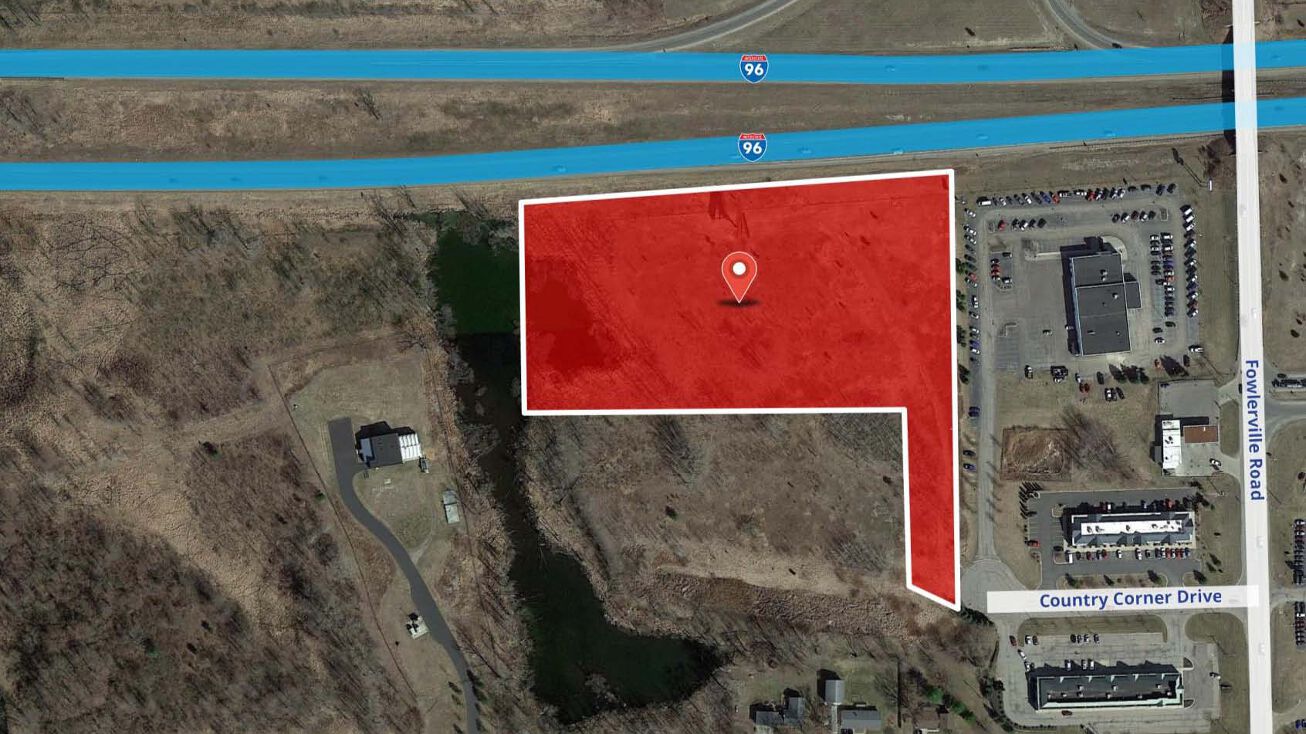 Country Corner Dr, Fowlerville, MI 48836