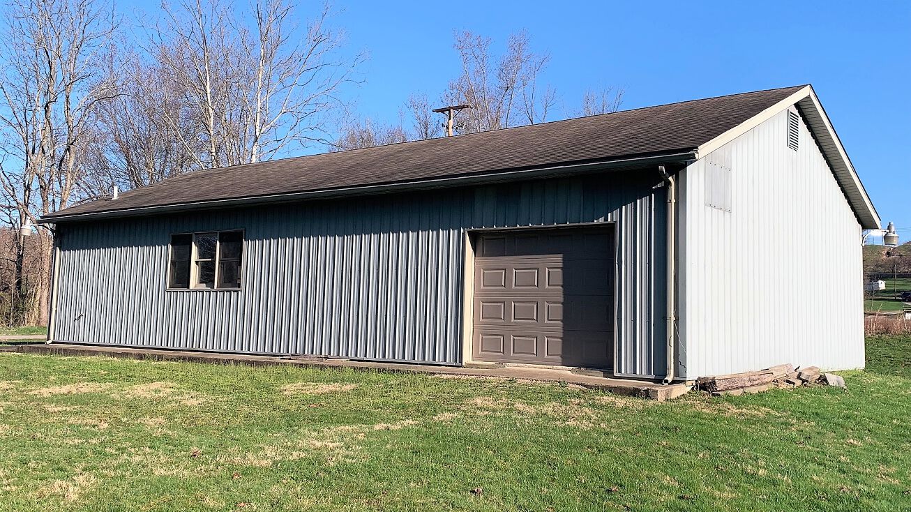 140 Shagbark Ln, Zanesville, OH 43701