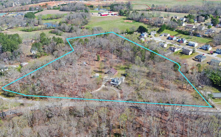 Pictures of Land property located at 8422 Pendergrass Rd, Hoschton, GA 30548 for sales - image #1