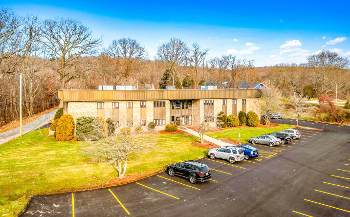 image of property at 106 NATE WHIPPLE HWY Cumberland RI 02864-1428