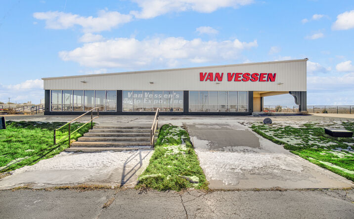 Pictures of Retail property located at 101 Watters Dr, Dwight, IL 60420 for sales - image #1