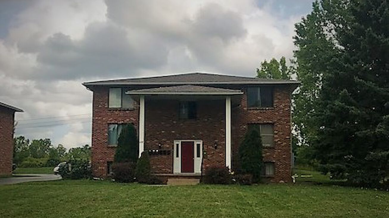 6309 Robinson Rd, Lockport, NY 14094