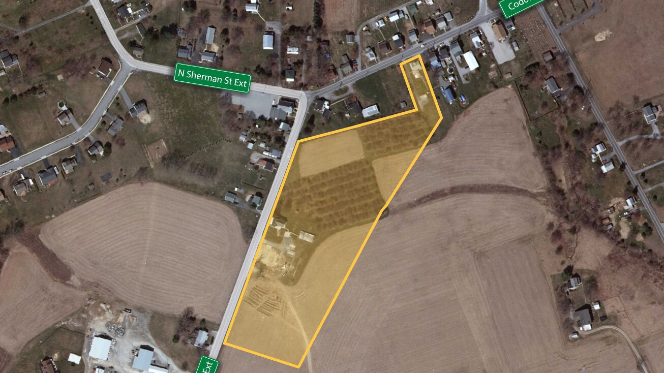 4535 N Sherman St Ext, Mt Wolf, PA 17347