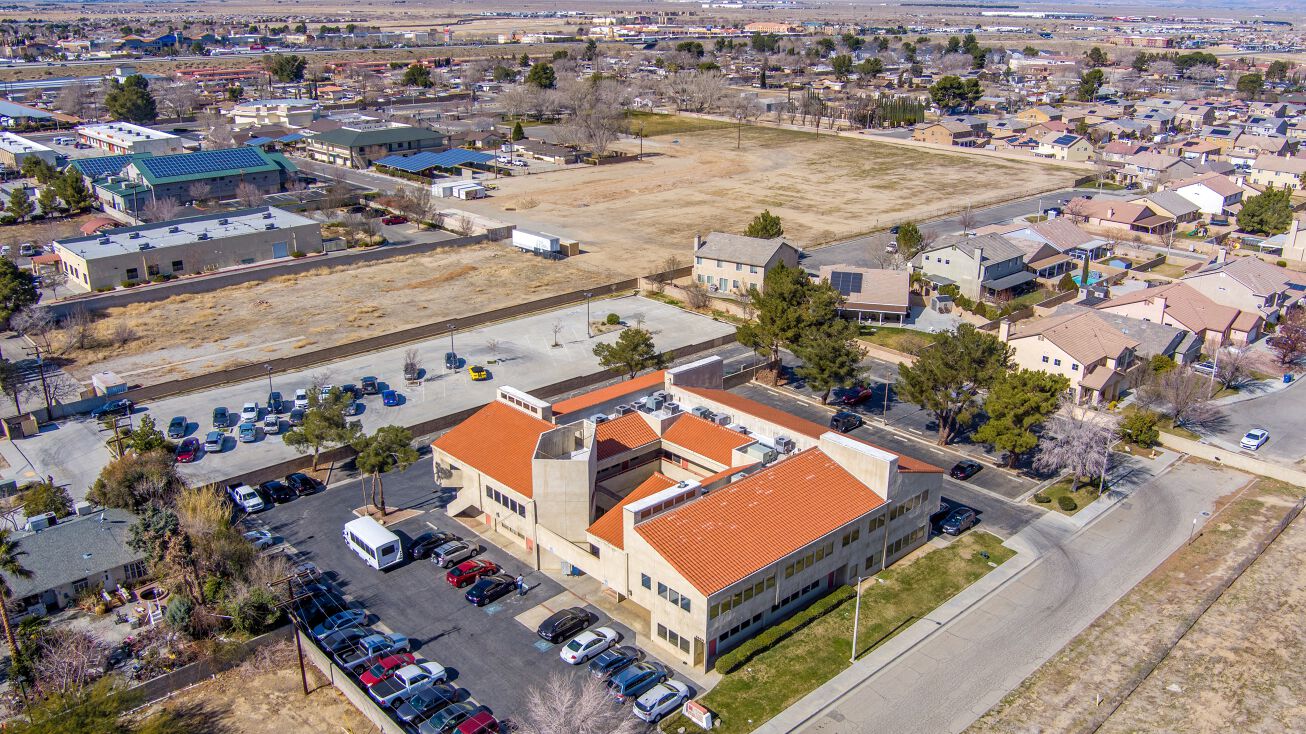 44439 17th St W, Lancaster, CA 93534