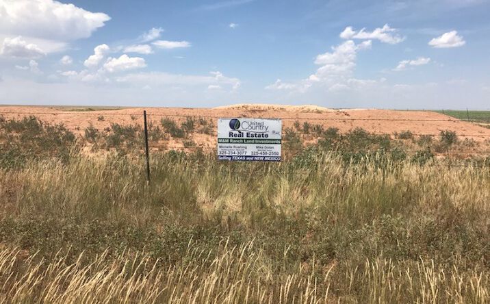 Pictures of Land property located at W/2 of Section 22, T6N, R2E, Hereford, TX 79045 for sales - image #1