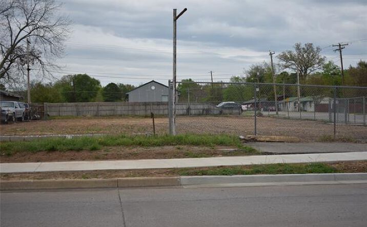 Pictures of Industrial, Land property located at 301 N Cedar Avenue, Tahlequah, OK 74464 for sales - image #1