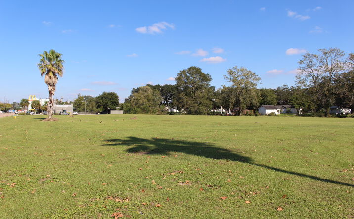 Pictures of Land property located at 3019 Barrow St, Houma, LA 70360 for sales - image #1