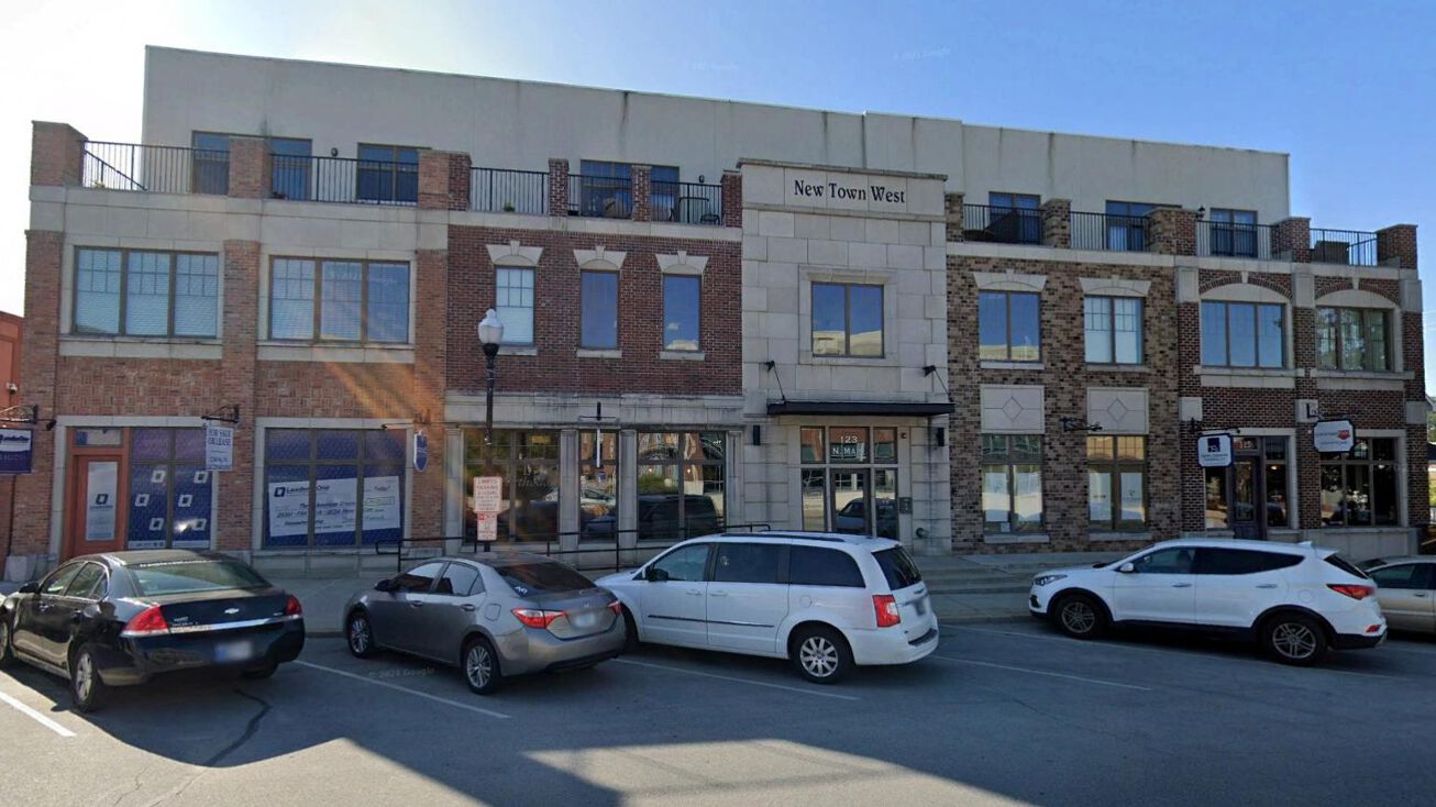 125 N Main St, Crown Point, IN 46307