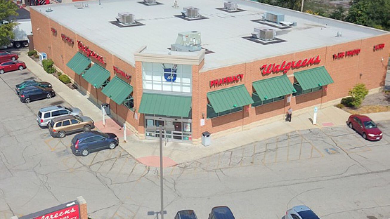 12211261 North Lake Street, Aurora, IL 60506