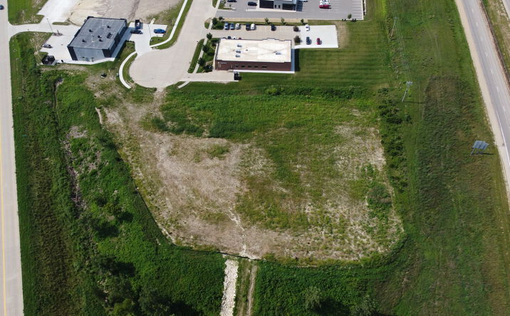 Pictures of Office, Land property located at 6501 Boulder Brook Court, Dubuque, IA 52003 for sales - image #1