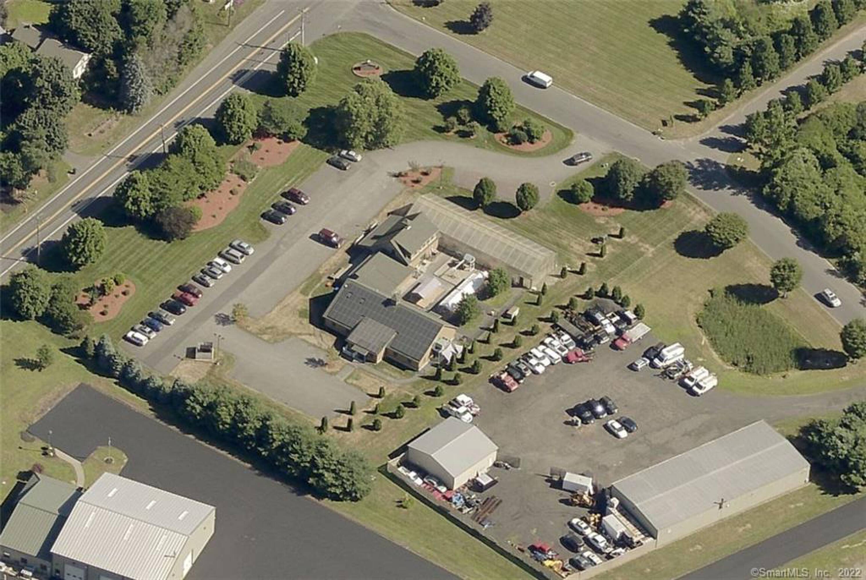 2 Nutmeg Dr, Ellington, CT 06032