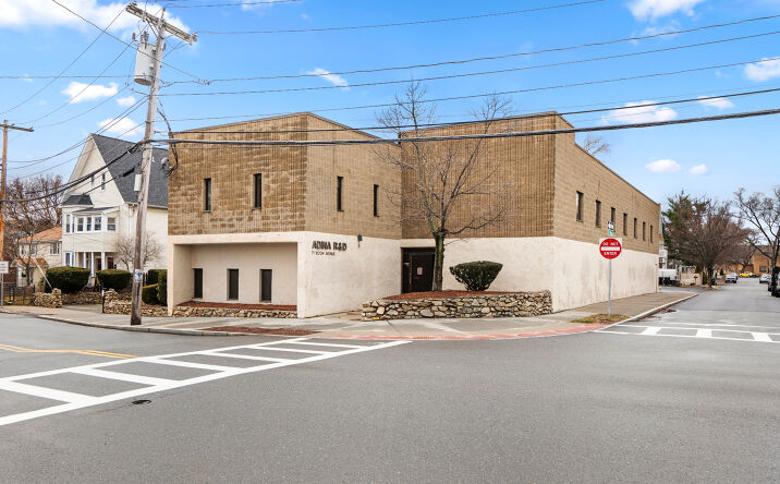 Pictures of Office property located at 71 Elton Ave, Watertown, MA 02472 for comps - image #1
