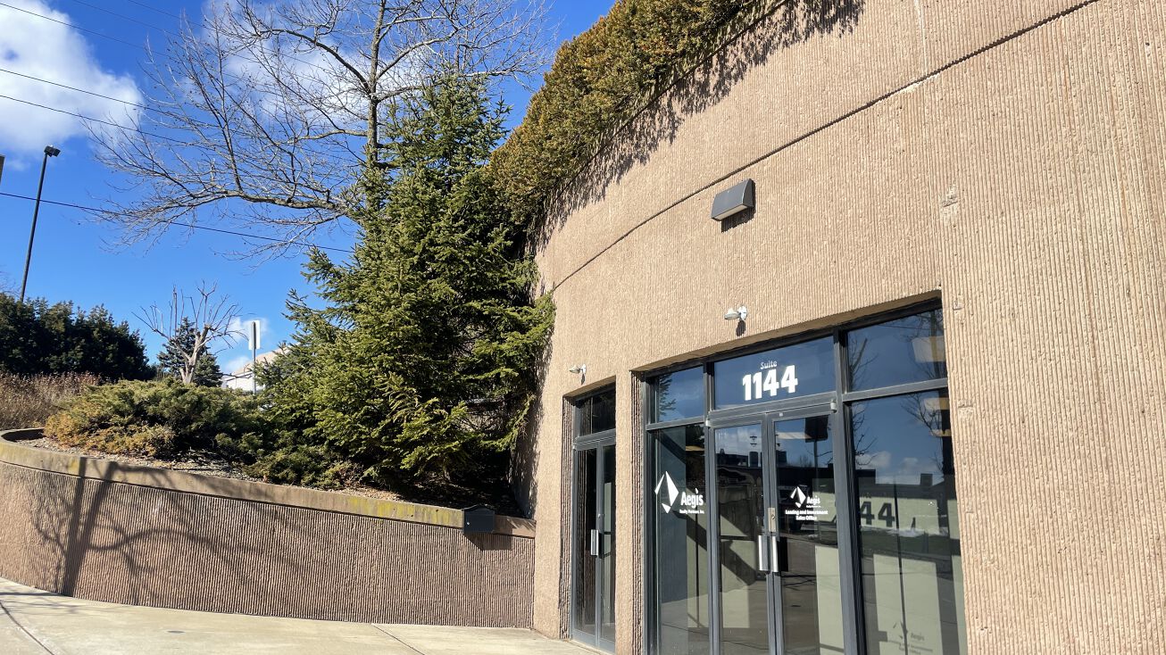 1 Trimont Ln, Pittsburgh, PA 15211