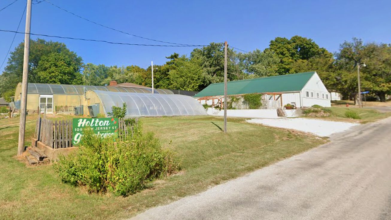 109 New Jersey Ave, Holton, KS 66436