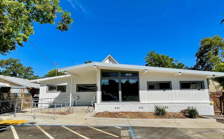 Pictures of Mixed Use property located at 5855 Auburn Blvd, Sacramento, CA 95841 for comps - image #1