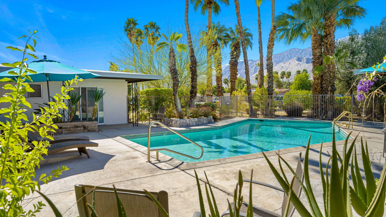 1932 E Calle Lileta, Palm Springs, CA 92262