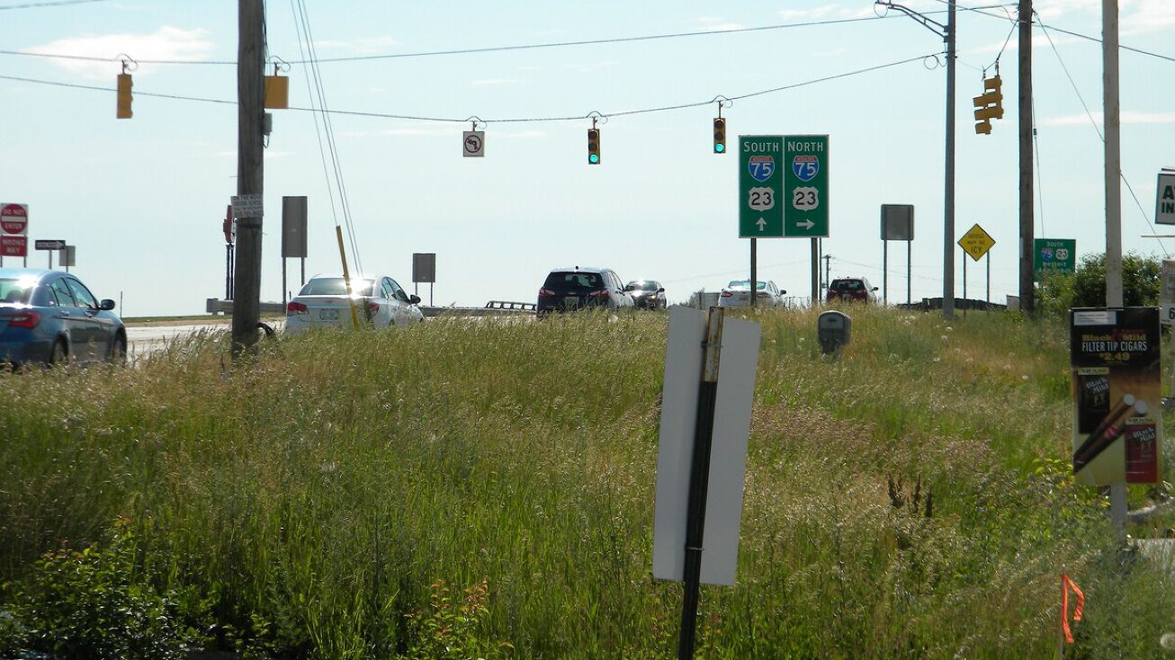 4184 W Pierson Rd, Flint, MI 48504