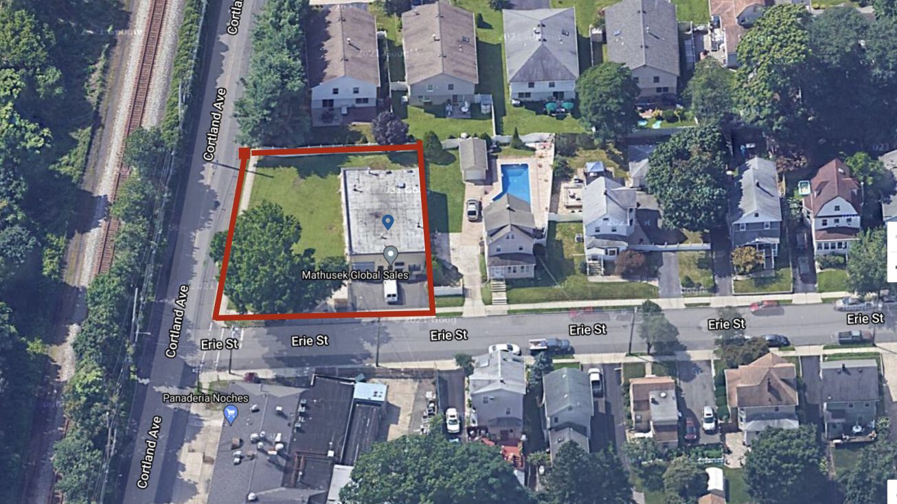 13 Erie St, Dumont, NJ 07628