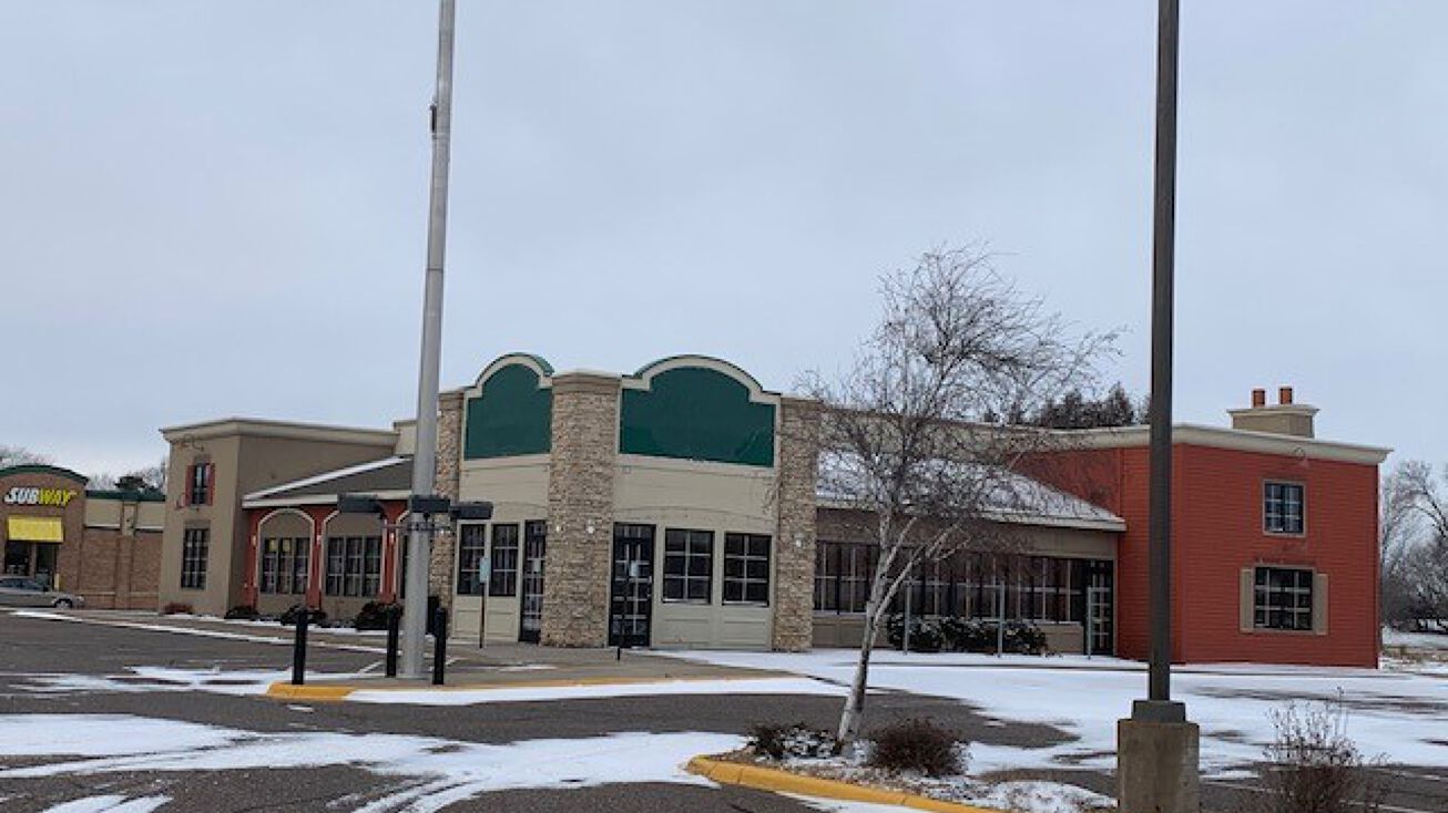 Pictures of Retail property located at 140 Garfield St N, Cambridge, MN 55008 for sales - image #1