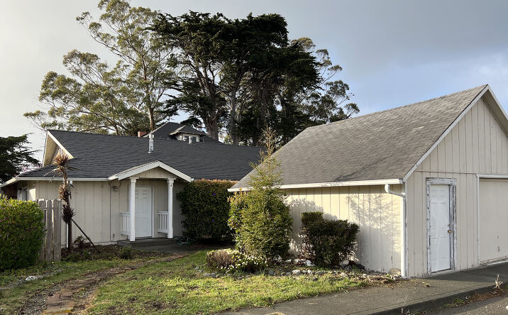 Pictures of Multifamily property located at 2160 Progress Avenue, Eureka, CA 95501 for comps - image #1