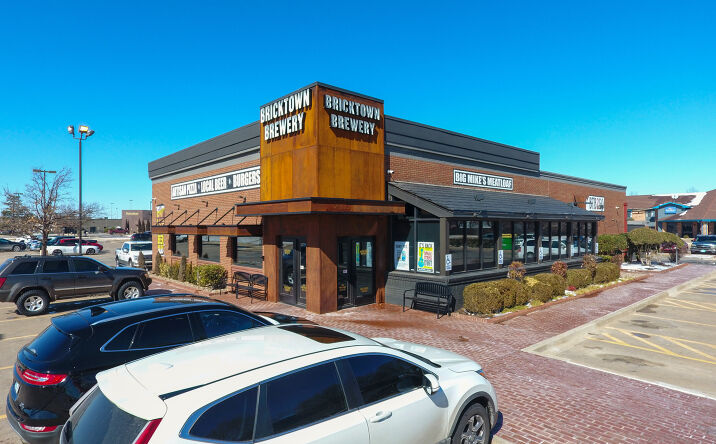 Pictures of Retail property located at 3616 W Owen K Garriott Rd, Enid, OK 73703 for comps - image #1