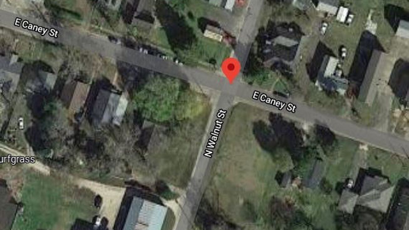 E Caney St, Wharton, TX 77488