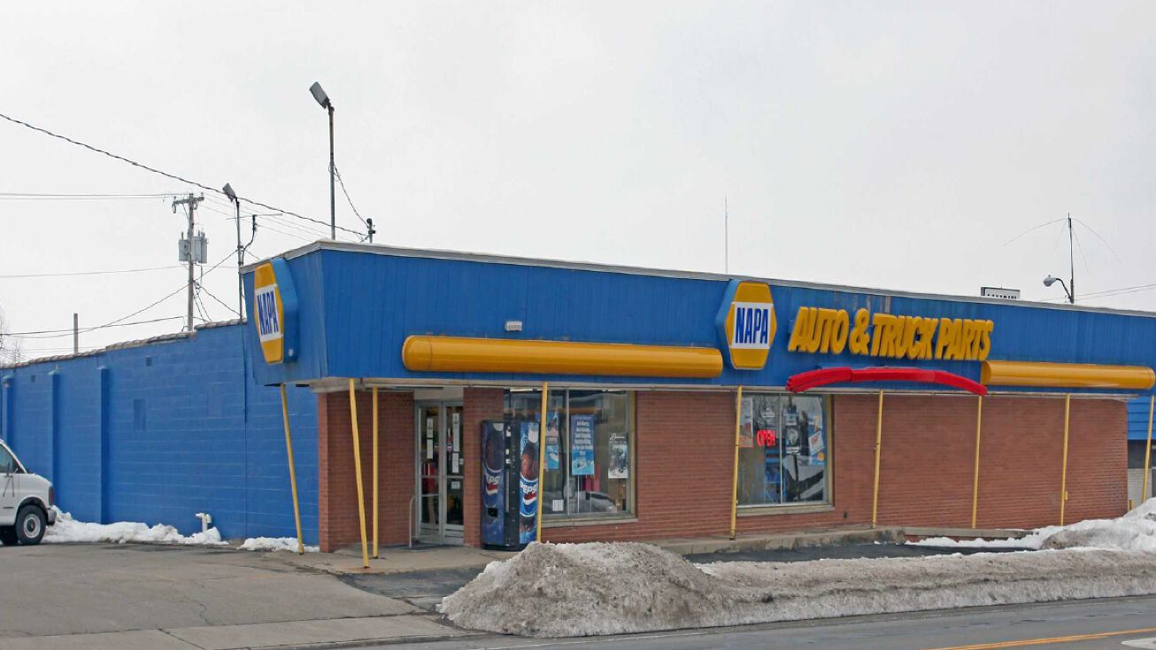 1126 S Main St, Bellefontaine, OH 43311