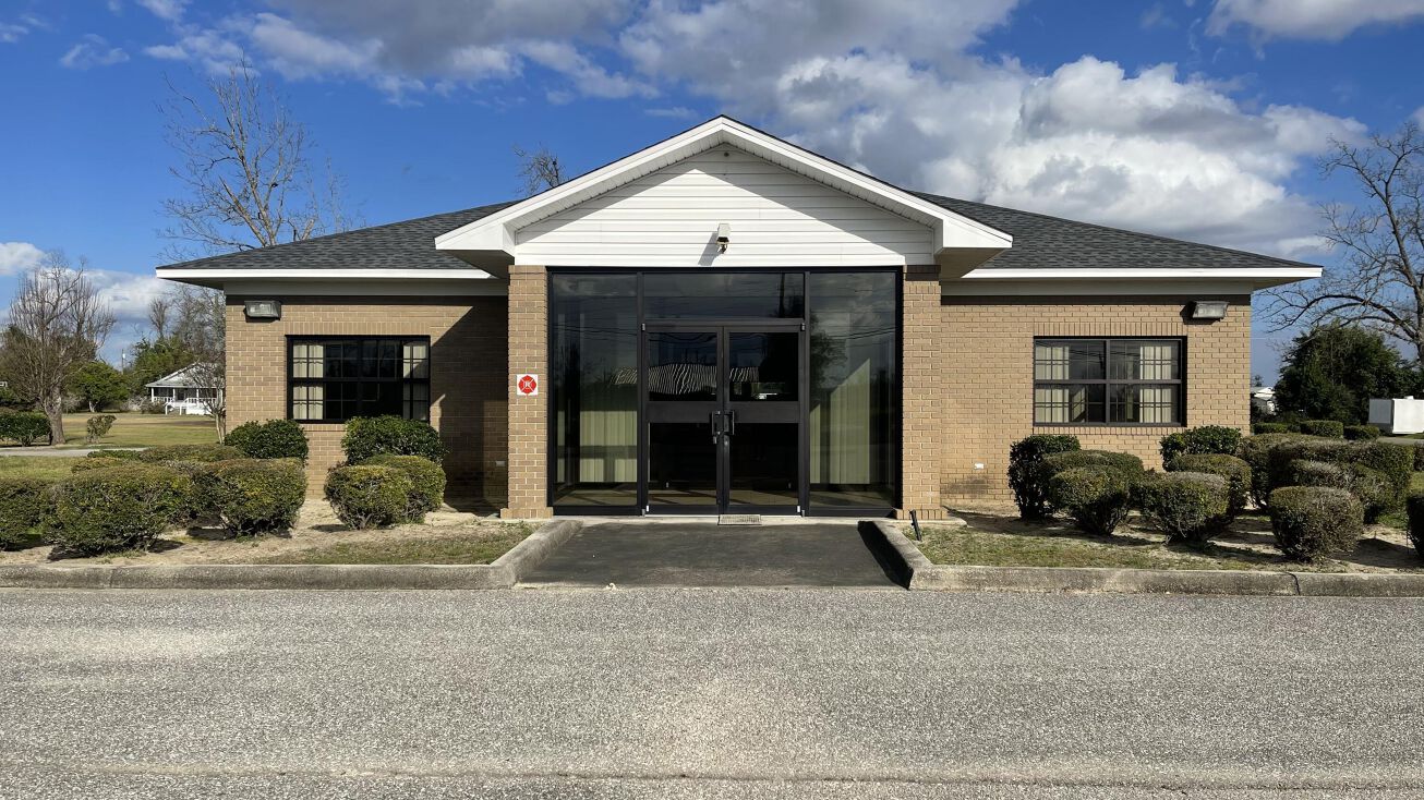 25463 N Main Street, Altha, FL 32421