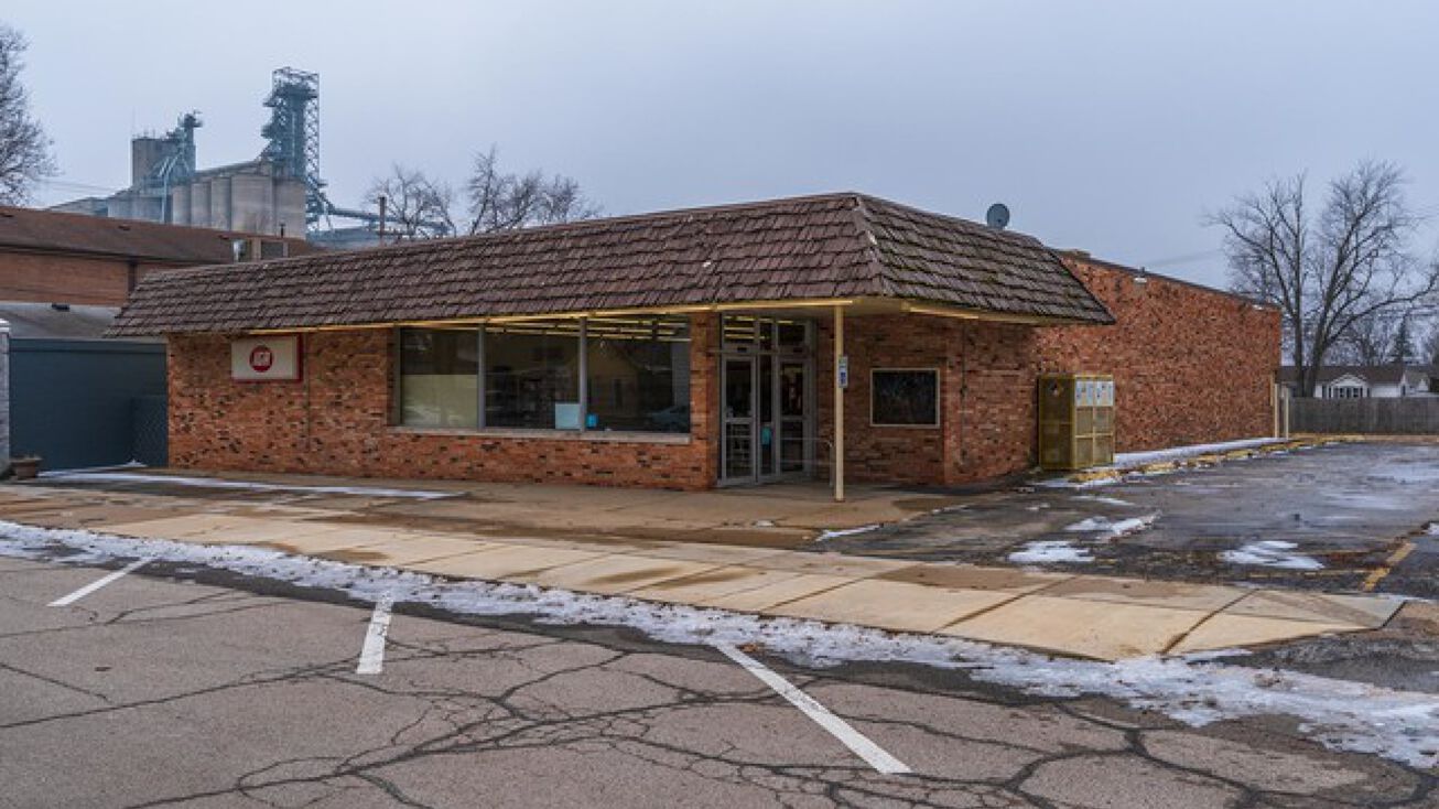 211 MAIN Avenue, Minier, IL 61759