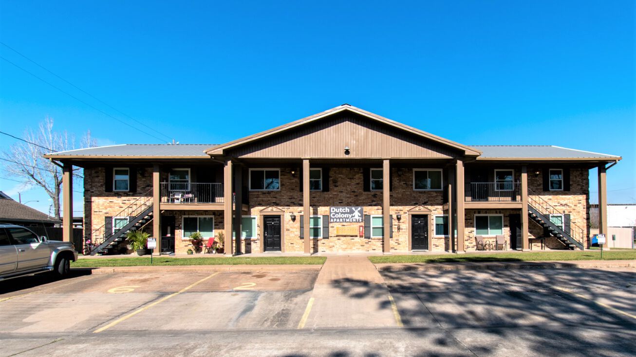 340 N Houston, ster, TX 77598