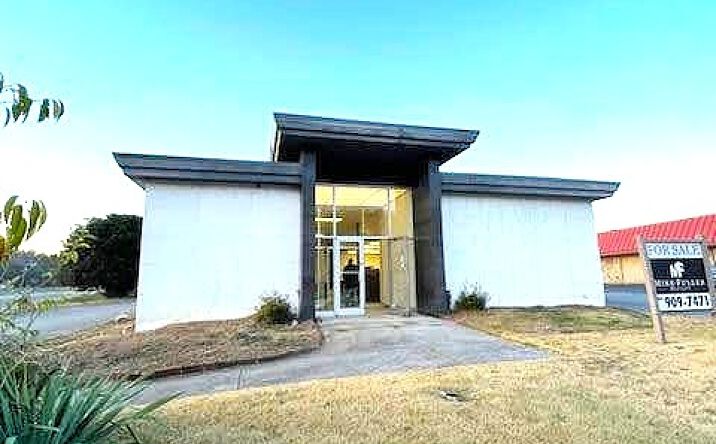 Pictures of Retail property located at 1980 Oak Ridge Turnpike, Oak Ridge, TN 37830 for sales - image #1