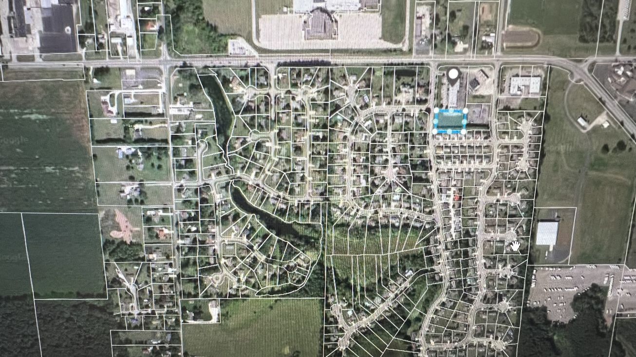 Spring Valley Dr, Middlebury, IN 46540