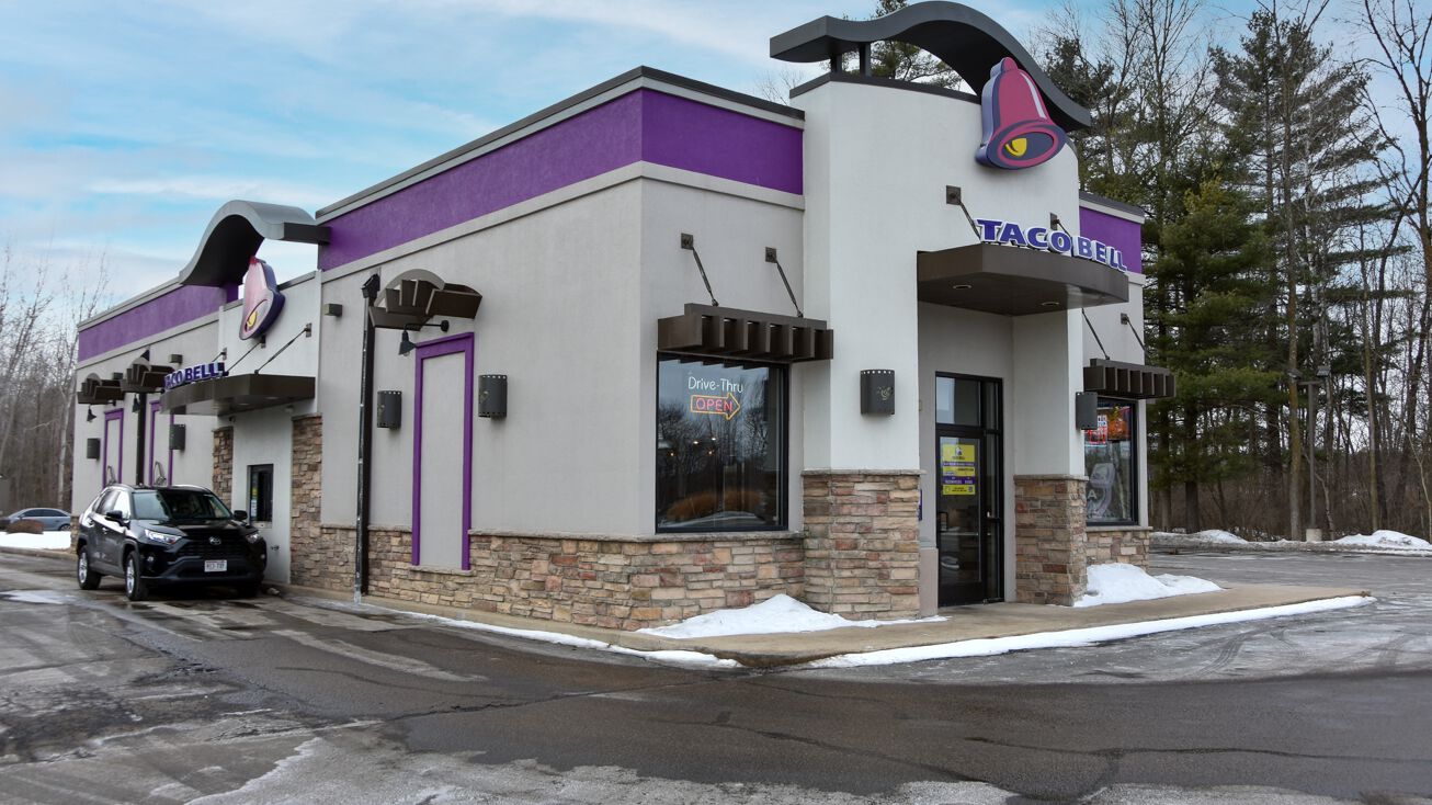 1266 E Green Bay St, Shawano, WI 54166